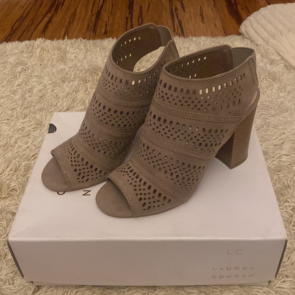 NEW IN BOX! Lauren Conrad Taupe Bootie Heel, Size 7.5